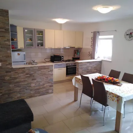 Two Bedroom Legovic With Garden Nova Vas (Porec)